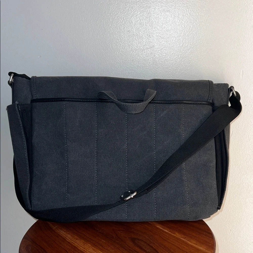 Kenneth Cole Reaction Charcoal Messenger Bag